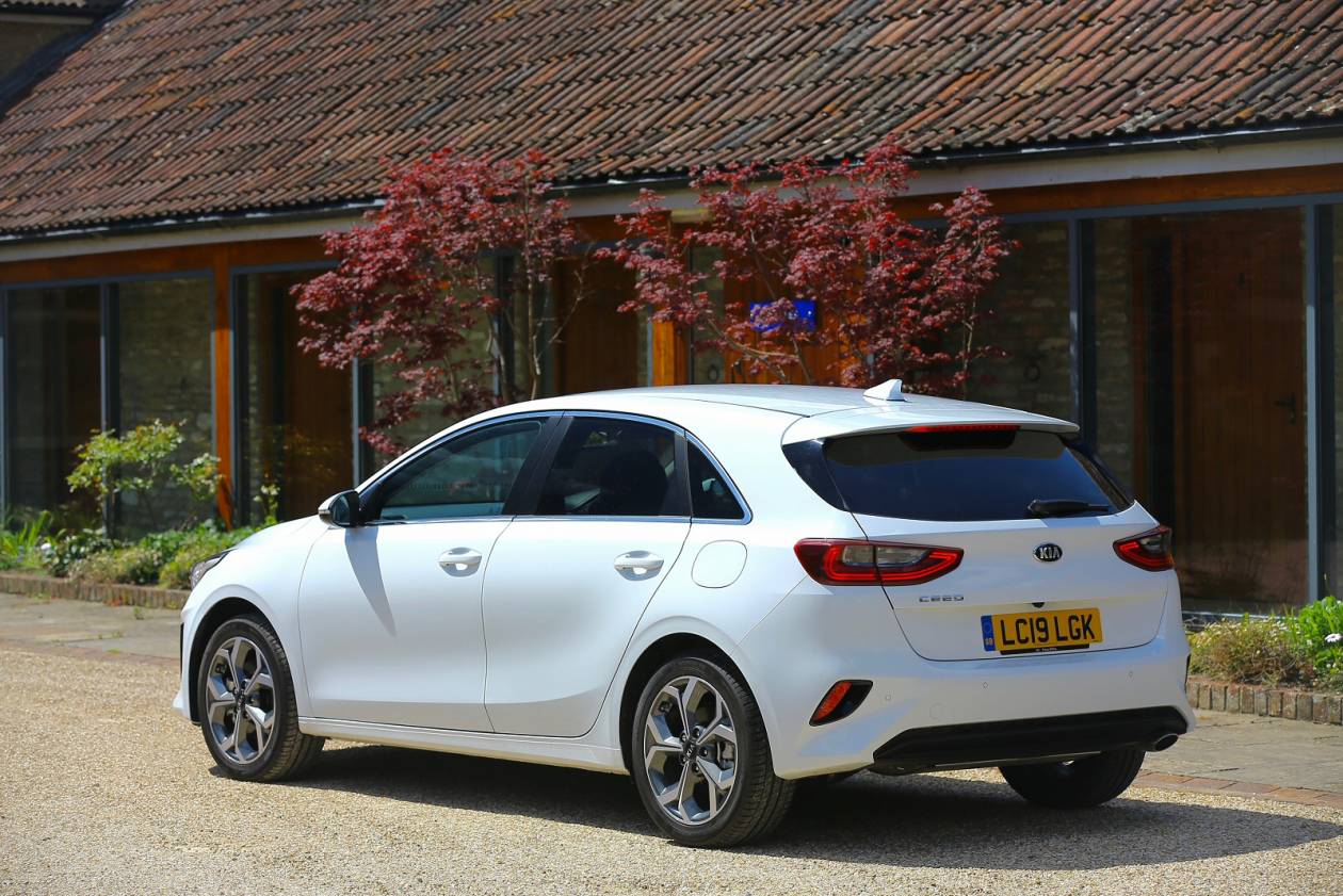 KIA Ceed Hatchback 1.0T GDI ISG 2 5dr On Lease From £158